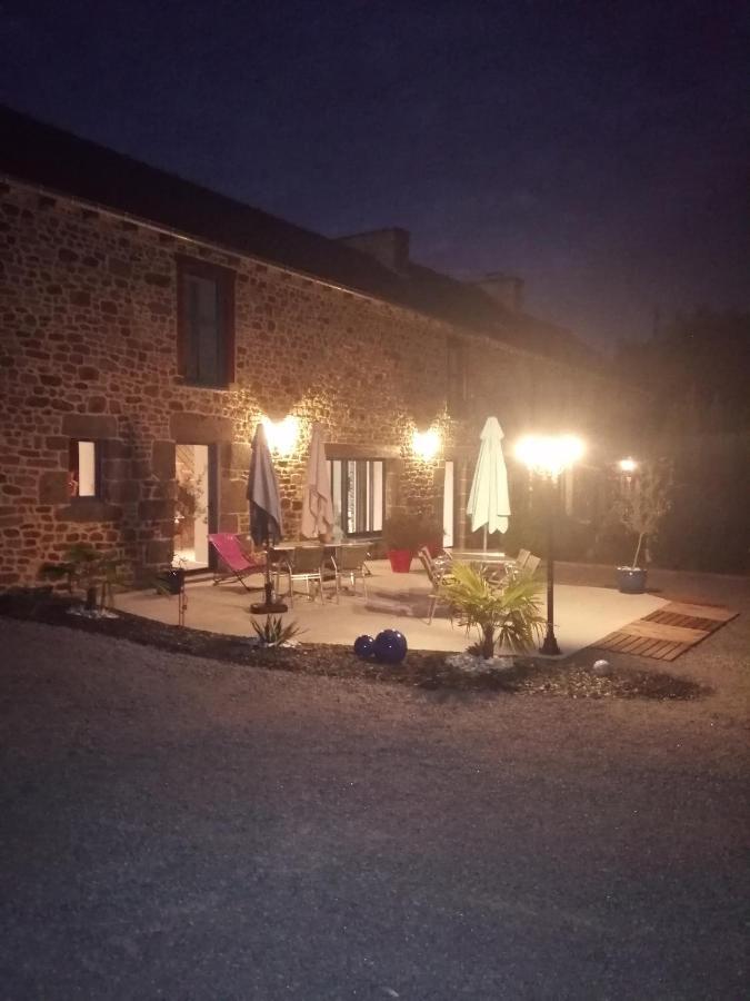 Le Douetaux Chambres D'Hotes La Baussaine エクステリア 写真